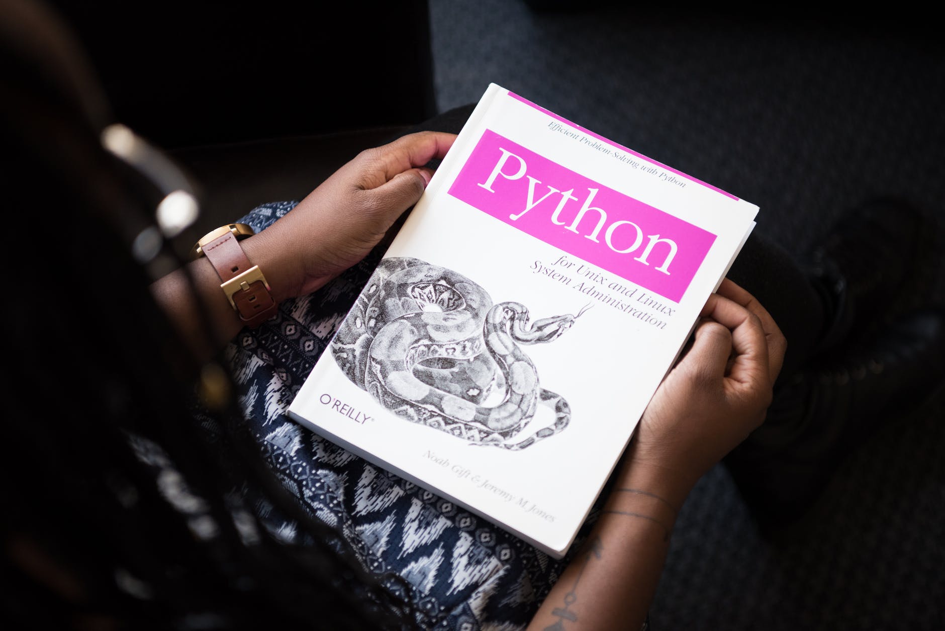 Chinese male dealing with middle-age crisis: learn Python