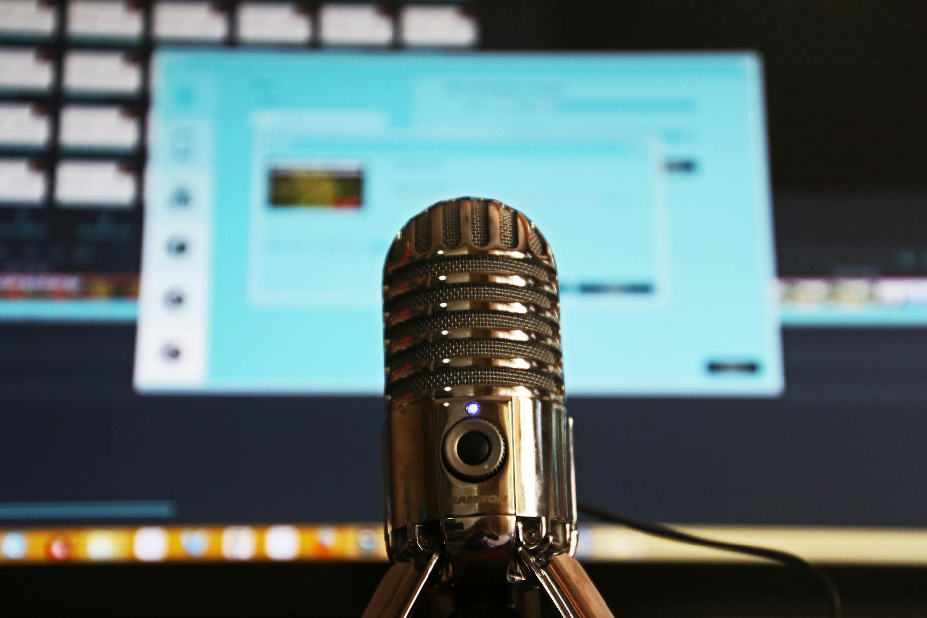 China’s Podcast Paradox: Booming Listenership, Elusive Profits